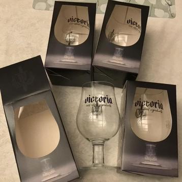 Victoria bierglazen beschikbaar voor biedingen