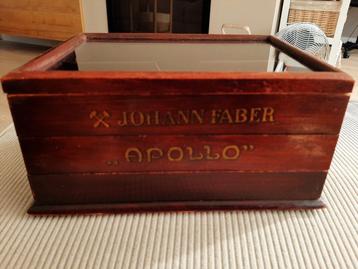 JOHANN FABER APOLLO oude vitrine  beschikbaar voor biedingen