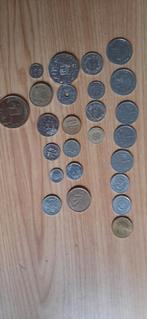 munten uit verschillende landen + een medaille van Parijs, Ophalen of Verzenden