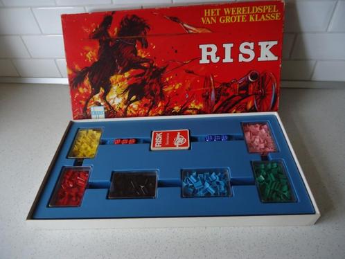 Vintage "RISK" van Clipper in goede staat., Hobby en Vrije tijd, Gezelschapsspellen | Bordspellen, Gebruikt, Een of twee spelers