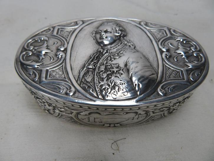 zilveren tabaksdoos 107,5 gr, Antiek en Kunst, Antiek | Zilver en Goud, Zilver, Ophalen