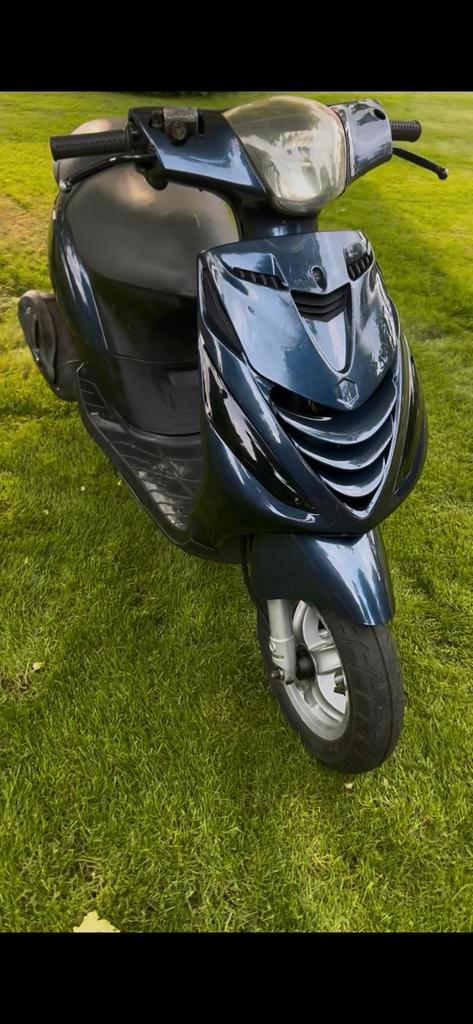 Te koop! Zip 4t carb b-klasse, Fietsen en Brommers, Scooters | Piaggio, Zo goed als nieuw, Zip, Ophalen