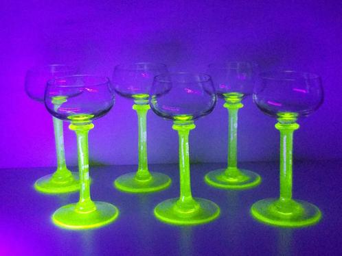 Lot de 6 verres avec jambes et pieds en ouraline, Antiek en Kunst, Antiek | Glaswerk en Kristal, Ophalen