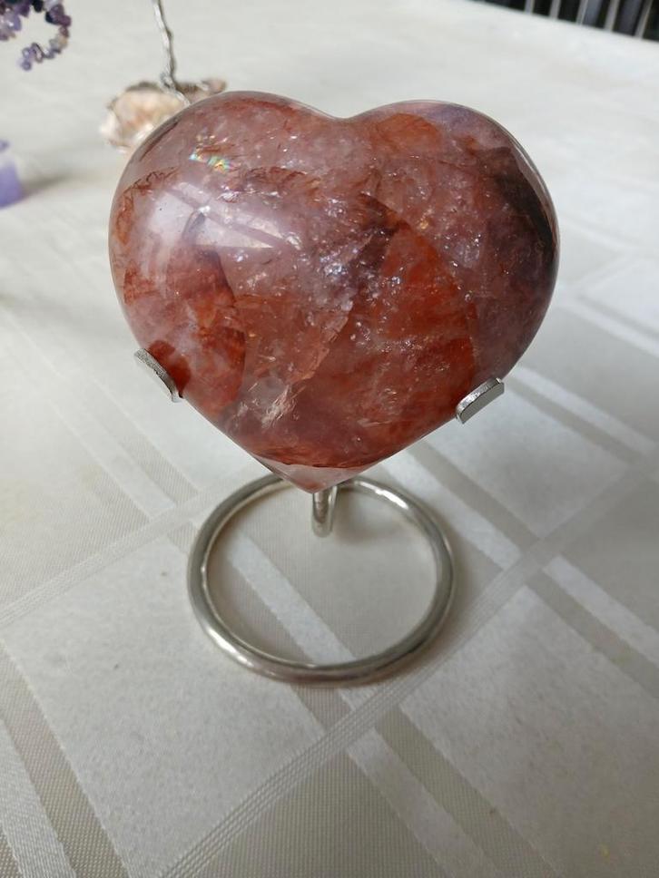 Kwarts hart op staander, Verzamelen, Mineralen en Fossielen, Mineraal, Ophalen of Verzenden