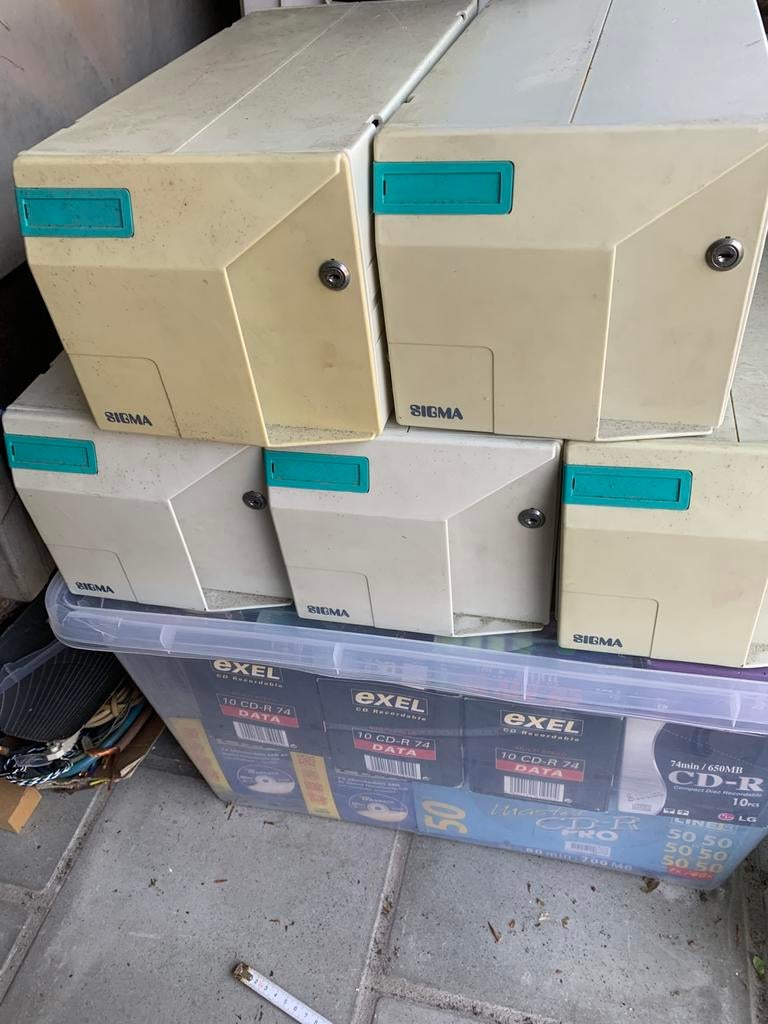 Anciens supports CD_DVD, Enlèvement, Utilisé