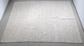 Wollen tapijt 165x225cm disponible aux enchères