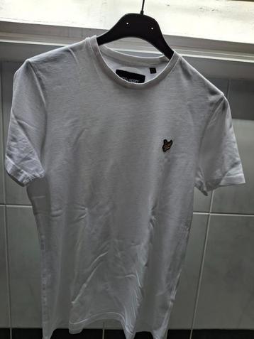 2 witte T shirts m S LYLE & SCOTT maat S UITSTEKEKENDE STAAT beschikbaar voor biedingen