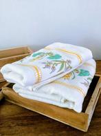 Set van 2 nieuwe zomerse handdoeken met borduursel  ‘Melodi’, Huis en Inrichting, Ophalen of Verzenden, Nieuw