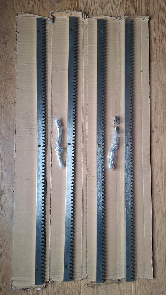 Schuifpoort rails / tandlat FAAC verzinkt staal – 41m nieuw, Doe-het-zelf en Bouw, Verwarming en Radiatoren, Ophalen