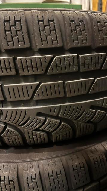 4 Winterbanden 15 inch met nieuwe banden beschikbaar voor biedingen