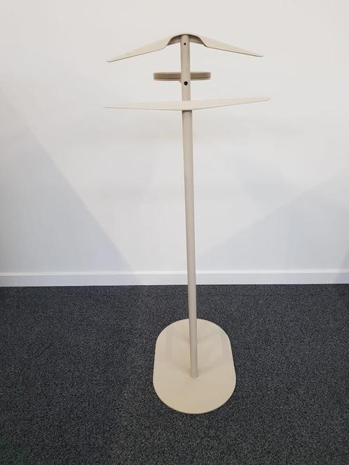 Designvolle kapstok Nurus, Huis en Inrichting, Woonaccessoires | Kapstokken, Nieuw, Staande kapstok, 100 tot 150 cm, Metaal, Ophalen