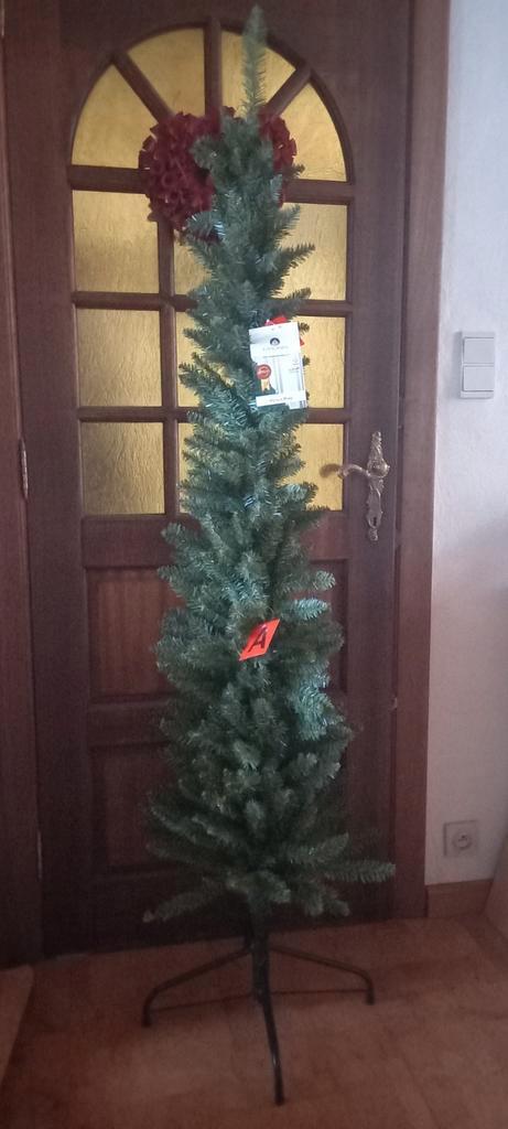 Nieuwe smalle Kerstboom Everlands 180cm, Diversen, Kerst, Nieuw, Ophalen of Verzenden