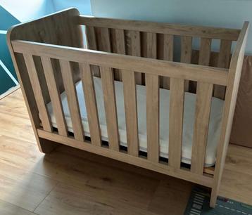 Omvormbaar babybed "Arthur" beschikbaar voor biedingen