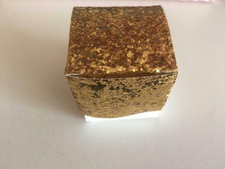 Gouden glitter kubusdoosjes UITVERKOOP, Kinderen en Baby's, Kraamcadeaus en Geboorteborden, Nieuw, Kraamcadeau, Ophalen of Verzenden