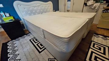 ***Matrassen 160x200 2x 80x200 22cm*** beschikbaar voor biedingen