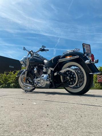 Harley-Davidson DELUXE ! ! ! À 414 km ! ! ! !