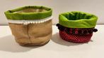 2 stoffen mandjes met pomponnen, Overige materialen, Gebruikt, Mand, Rond