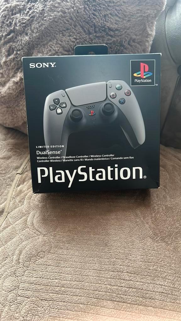 PS5-controller 30 jaar, Games en Spelcomputers, Spelcomputers | Sony Consoles | Accessoires, Nieuw, PlayStation 5, Controller