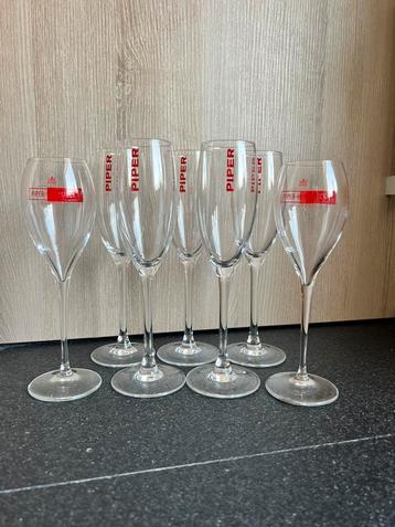 Piper Champagne glazen beschikbaar voor biedingen