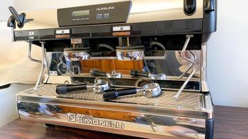 Machine à café expresso Simonelli Aurelia II disponible aux enchères