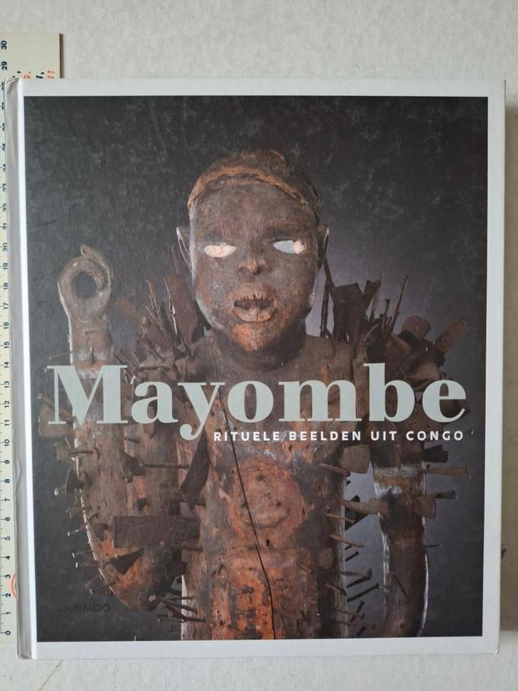 Schitterend catalogus "Mayombe Rituele beelden uit Congo", Boeken, Kunst en Cultuur | Beeldend, Ophalen of Verzenden