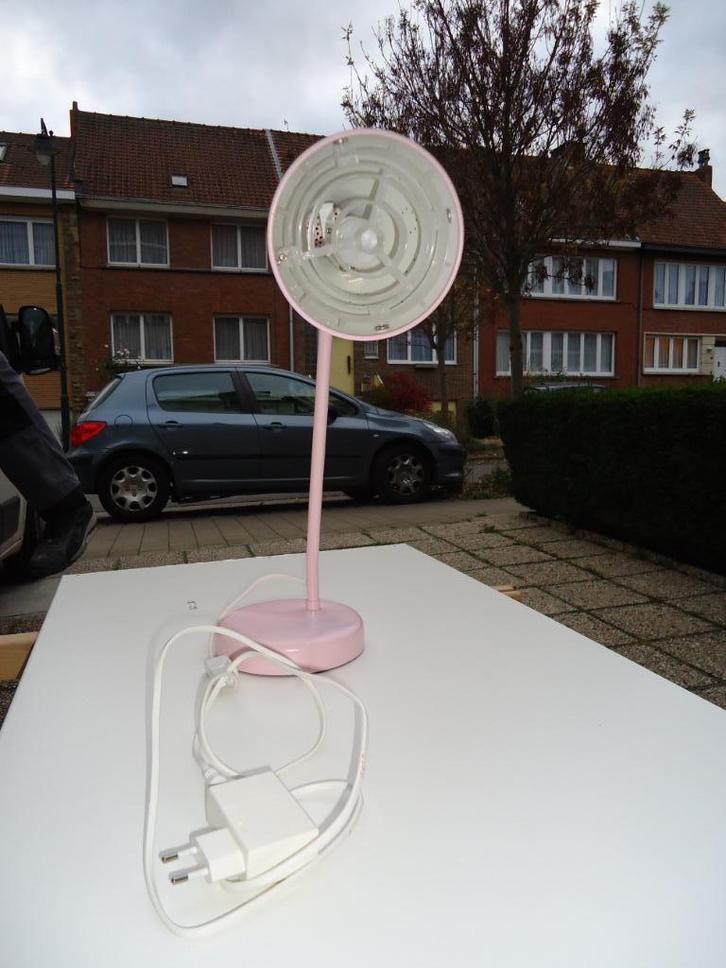 Lichtroze werklamp van SNÖIG in uitstekende staat., Huis en Inrichting, Lampen | Tafellampen, Zo goed als nieuw, Ophalen