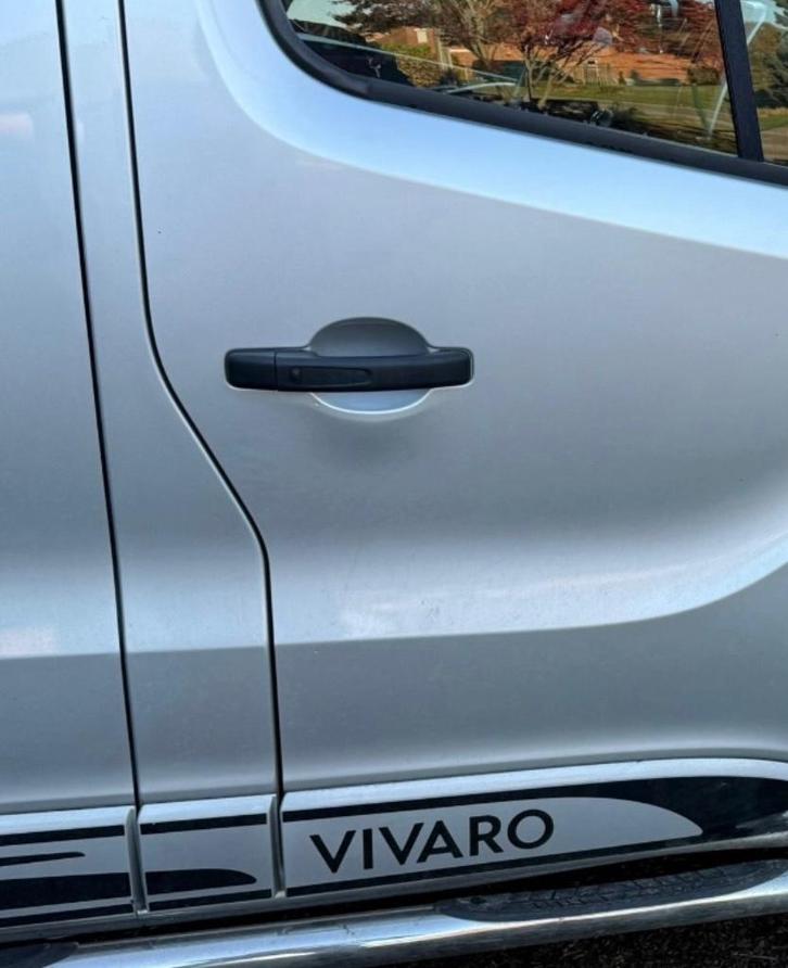 GEZOCHT :  deur opel vivaro , auto onderdeel, Autos : Pièces & Accessoires, Autres pièces automobiles, Opel, Utilisé, Enlèvement ou Envoi