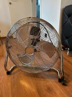 Krachtige, compacte vloer ventilator., Ophalen