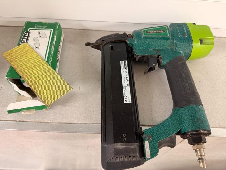 Prebena Pneumatische Tacker 23XR-50 + nagels, Doe-het-zelf en Bouw, Gereedschap | Handgereedschap, Zo goed als nieuw, Ophalen of Verzenden