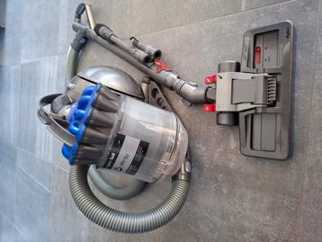 Dyson DC37 c Allergy zakloze stofzuiger  beschikbaar voor biedingen