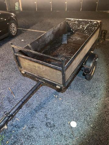 Enkelassige aanhangwagen beschikbaar voor biedingen