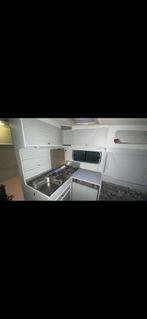 Mooie caravan te koop, Caravans en Kamperen, 75 kg, Particulier, 4 tot 5 meter, Koelkast