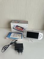 PSP-3004, Mystic Silver (compleet), Games en Spelcomputers, Spelcomputers | Sony PSP, Ophalen of Verzenden, Zo goed als nieuw