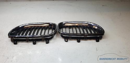 BMW E90 3 serie facelift grille grill motorkapgrille links r, Auto-onderdelen, Carrosserie, BMW, Gebruikt