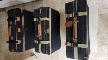 3 valises de voyage en tissu en parfait état; 10 EUR/valise