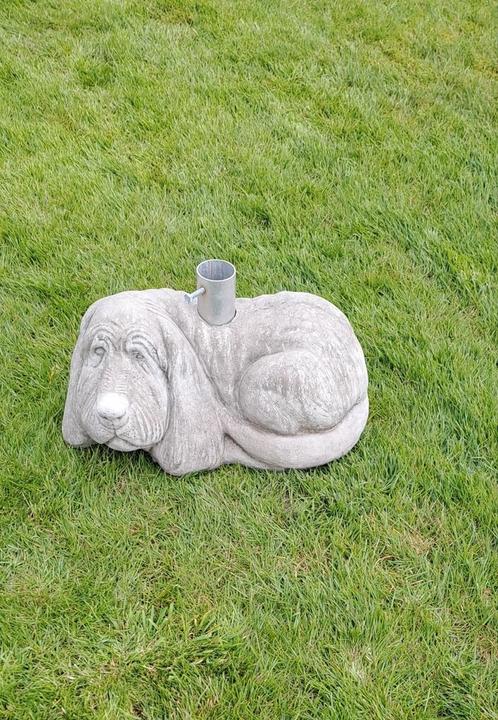 Parasol voet "hond"  in beton., Tuin en Terras, Parasols, Zo goed als nieuw, Parasolvoet, Ophalen