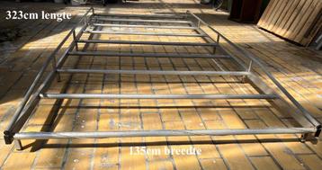 RVS dakdrager mét robuuste ladder beiden van Steelworks beschikbaar voor biedingen