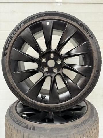 20’’ TESLA MODEL Y INDUCTION VELGEN ZOMERBANDEN ORIG TURBINE beschikbaar voor biedingen