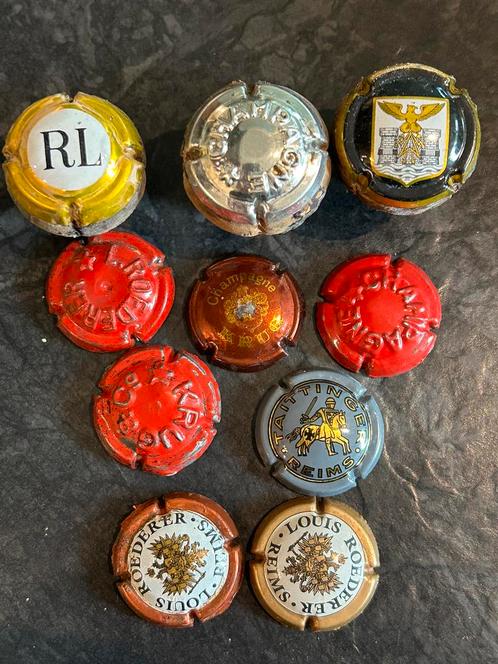 10 Champagne capsules jaren 60-70-80 ( krug roederer LP Mumm, Verzamelen, Overige Verzamelen, Ophalen of Verzenden