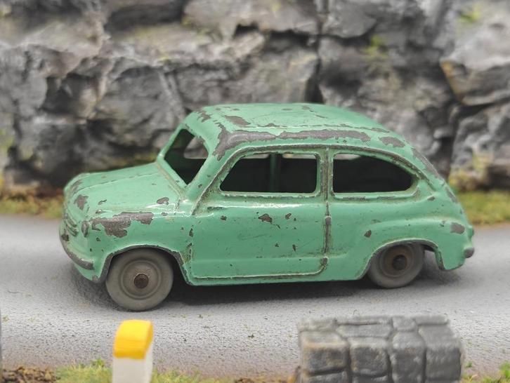 Dinky Toys England 183 - Fiat 600, Hobby en Vrije tijd, Modelauto's | 1:43, Gebruikt, Auto, Dinky Toys, Ophalen of Verzenden