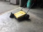 Veeg borstel karcher KM700 s, Tuin en Terras, Ophalen, Zo goed als nieuw