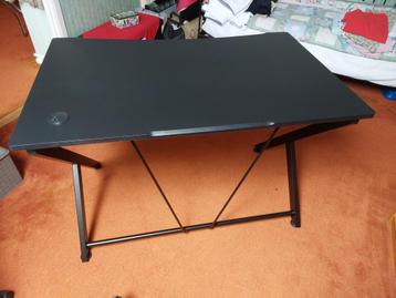 Gamingtafel "#Building champions" beschikbaar voor biedingen