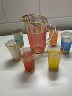 Vinitage gekleurde glazen en kan, Antiek en Kunst, Ophalen of Verzenden