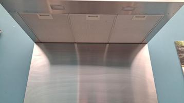Cuisiniere electrique avec hotte et inox mural beschikbaar voor biedingen