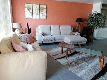 Hoeksalon DORIAN met chaise longue en elektrische relax beschikbaar voor biedingen