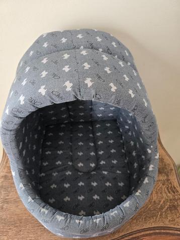 Kattenmandje of klein hondje beschikbaar voor biedingen