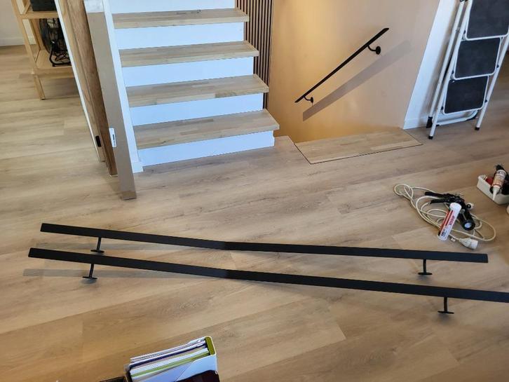 Zwarte smeedijzeren trapleuningen, Doe-het-zelf en Bouw, IJzerwaren en Bevestigingsmiddelen, Zo goed als nieuw, Ophalen