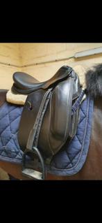 Selle de dressage prestige Roma 18 pouces, Dieren en Toebehoren, Ophalen, Zo goed als nieuw, Dressuur
