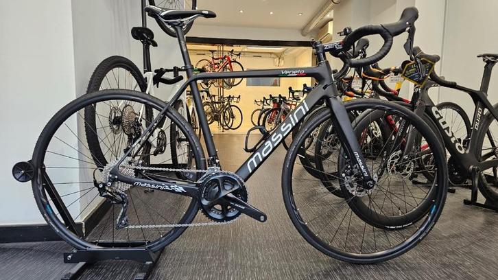racefiets massini veneto disc carbon *300km*, Hobby en Vrije tijd, Overige Hobby en Vrije tijd, Zo goed als nieuw, Ophalen