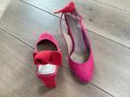 Daim roos met rood schoen maat 35, Ophalen, Zo goed als nieuw, Rood